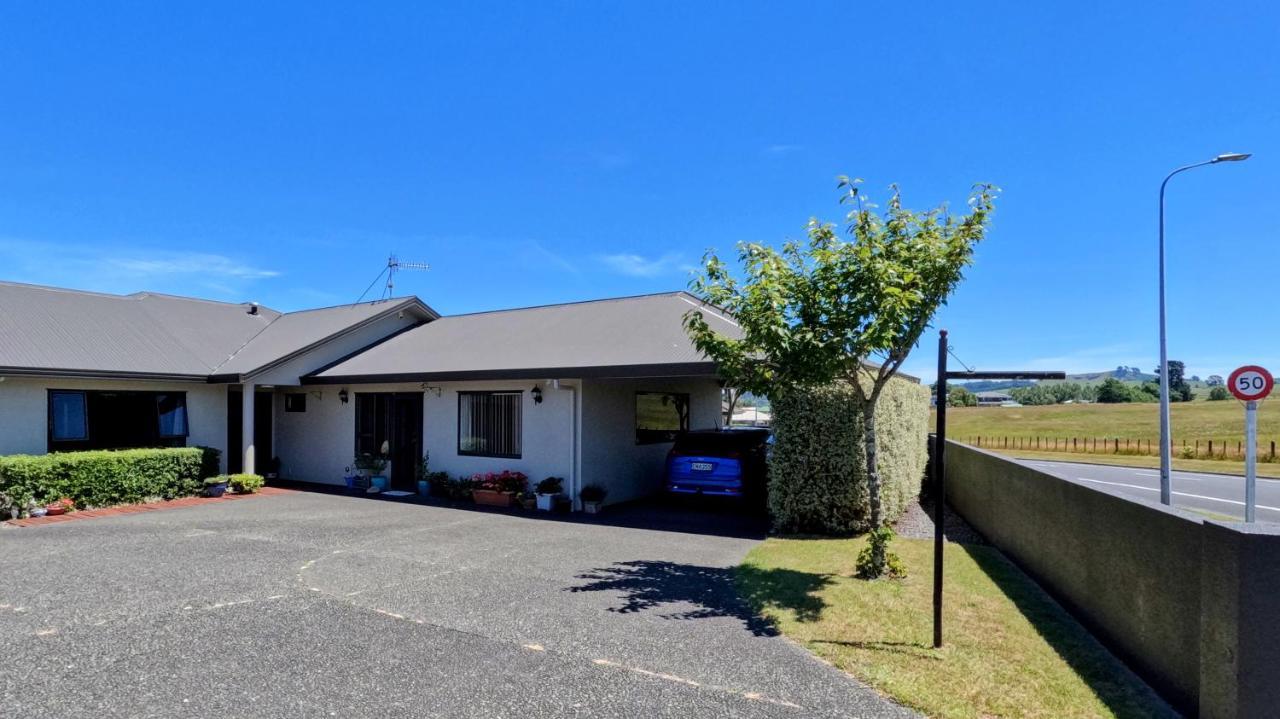 Almost Country Taupo Exterior foto