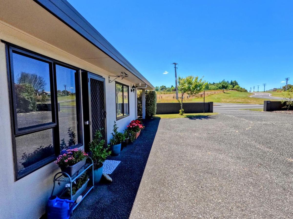 Almost Country Taupo Exterior foto