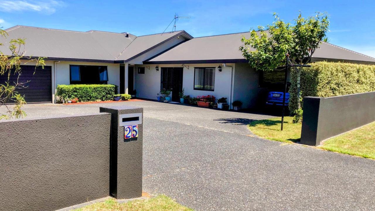 Almost Country Taupo Exterior foto
